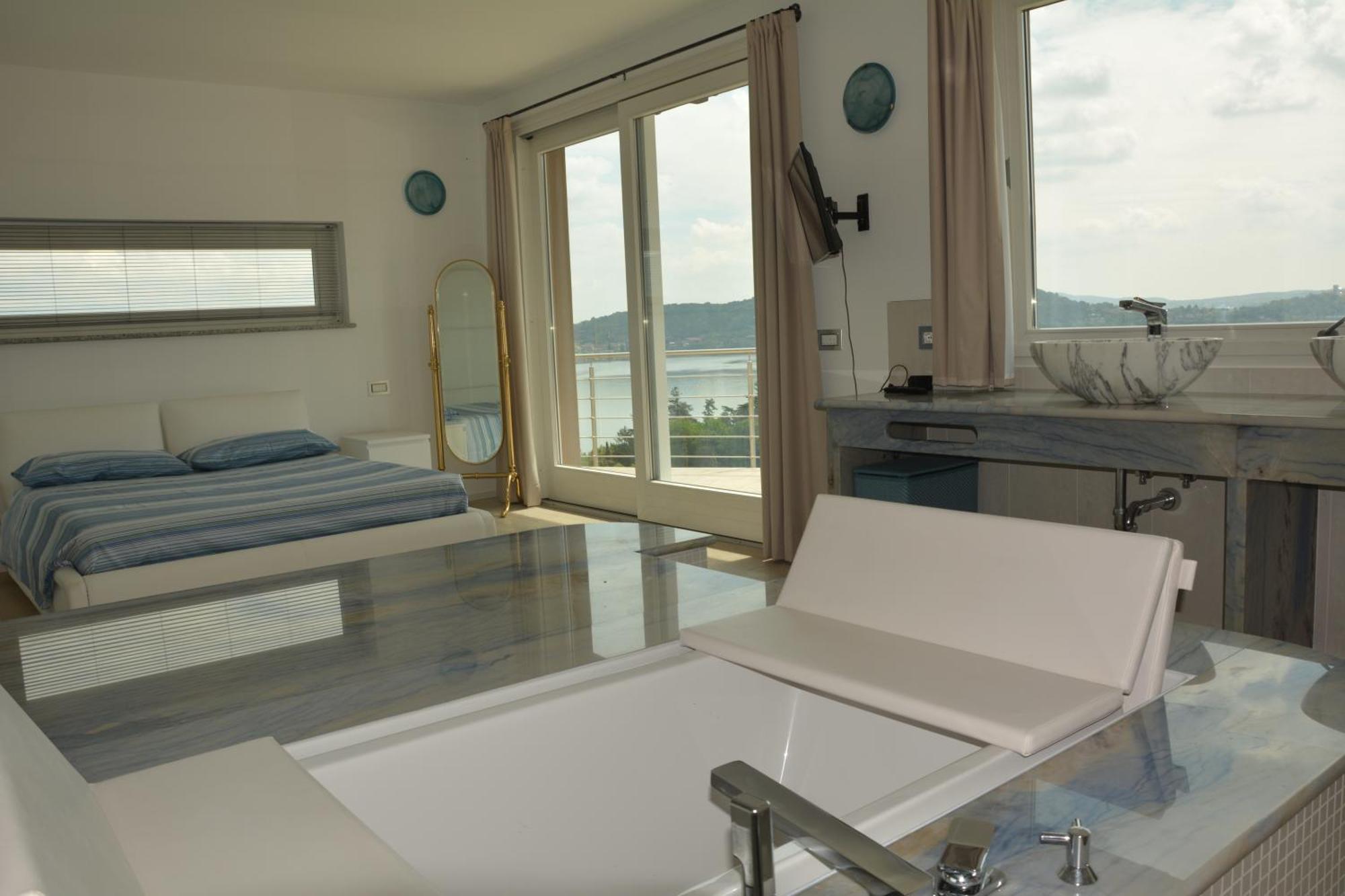 Il Girasole Apartment Meina Room photo